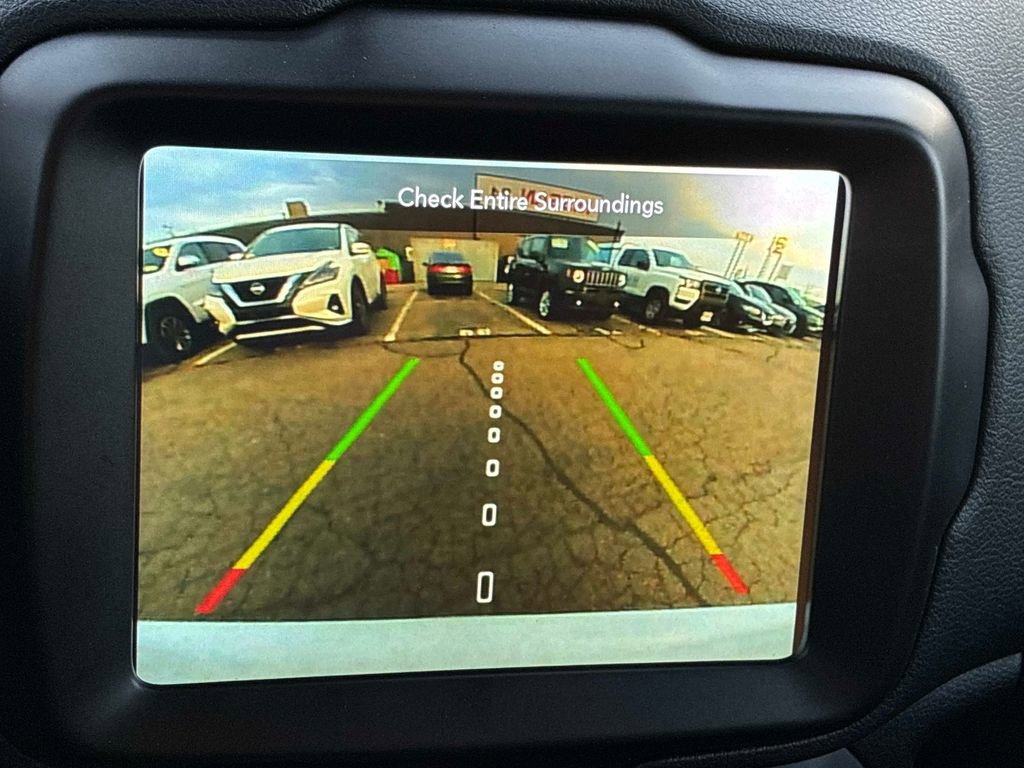 Used 2023 Jeep Renegade Latitude w/ Premium Group AWD/4WD image 30