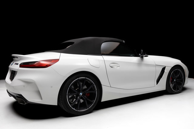 Used 2025 BMW Z4 M40i w/ Edition image 4