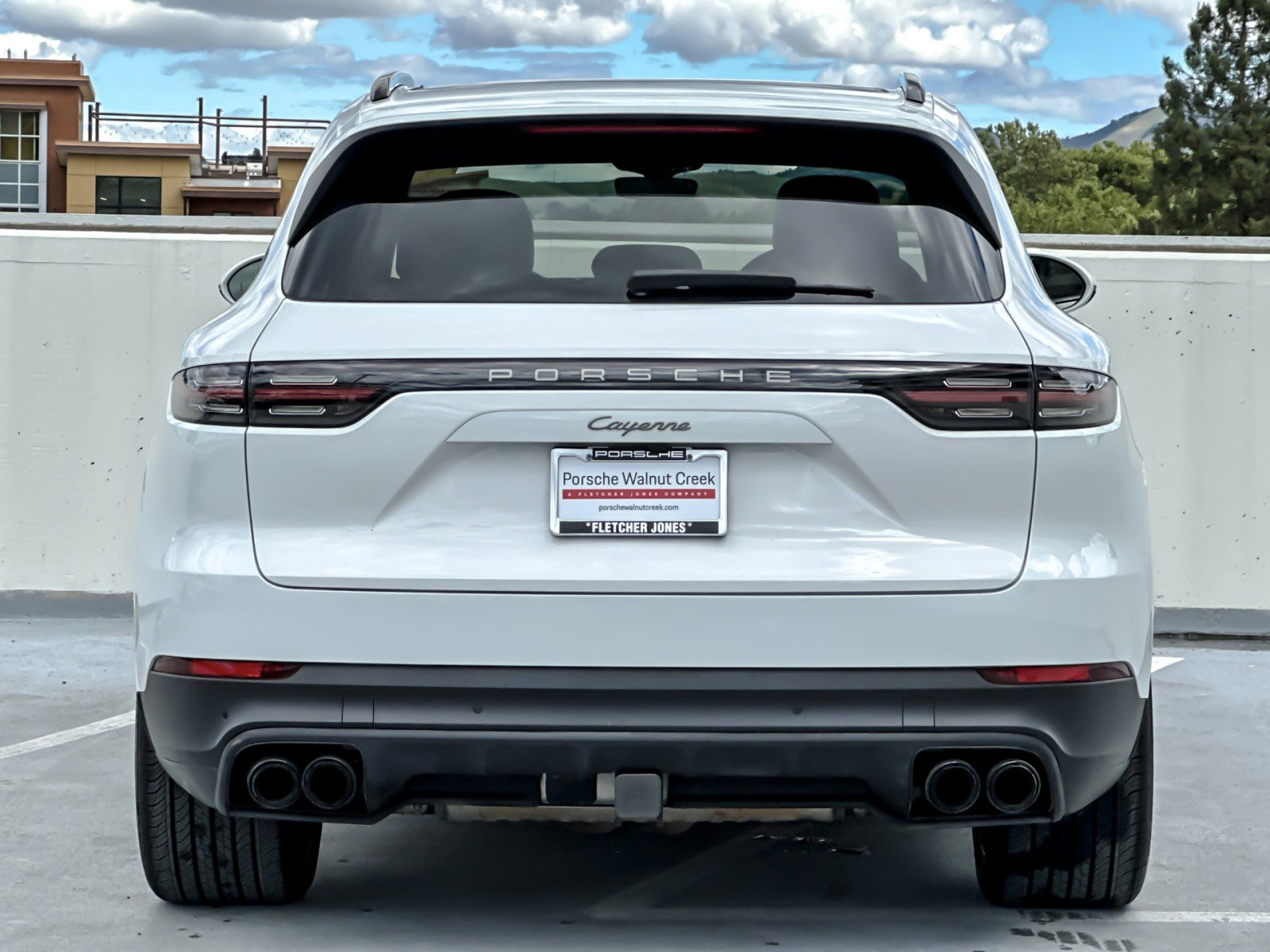 Certified 2023 Porsche Cayenne Platinum Edition image 7