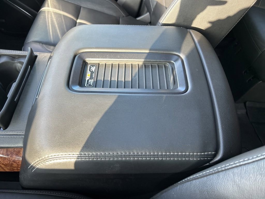 Used 2019 Chevrolet Suburban Premier image 40