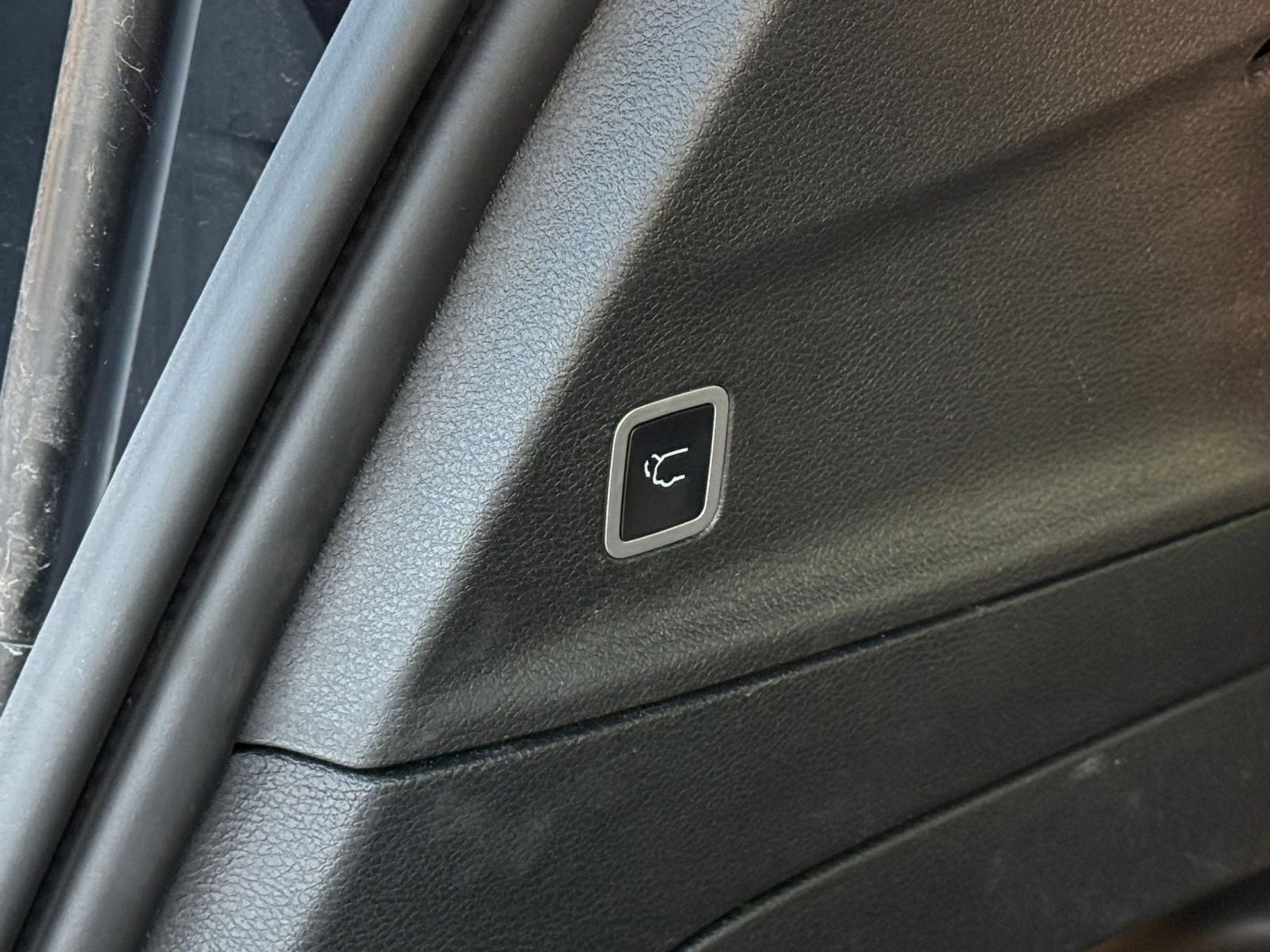 Used 2025 Chrysler Pacifica Select image 24