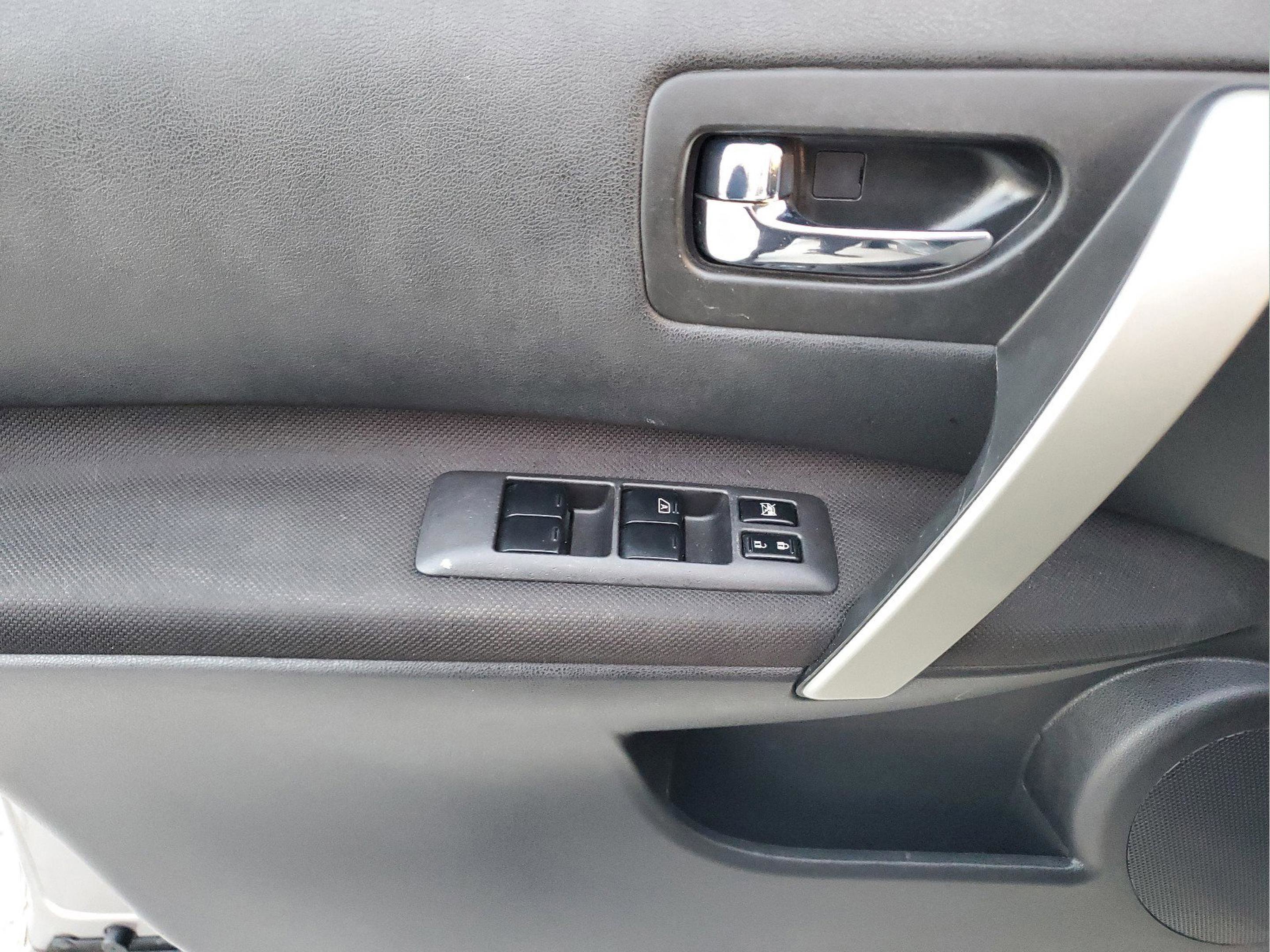 Used 2015 Nissan Rogue S w/ Convenience Package image 11