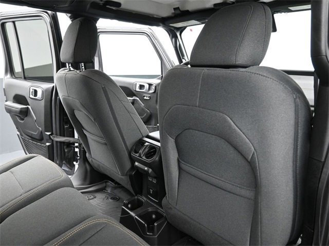 Used 2024 Jeep Gladiator Sport image 10