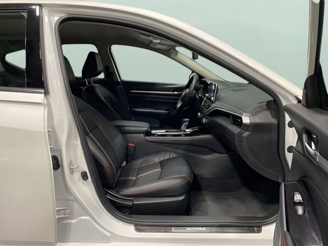 Certified 2025 Nissan Altima 2.5 SR FWD image 30
