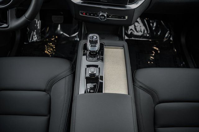 New 2026 Volvo XC90 B6 Plus w/ Protection Package Premier image 29