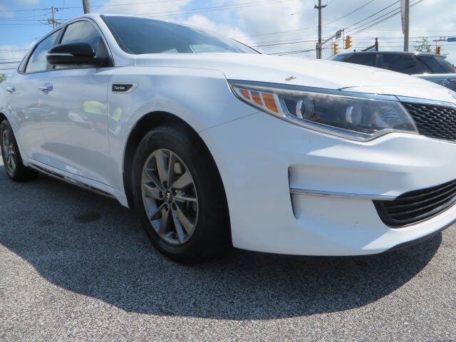 Used 2017 Kia Optima LX w/ Value Package FWD image 18