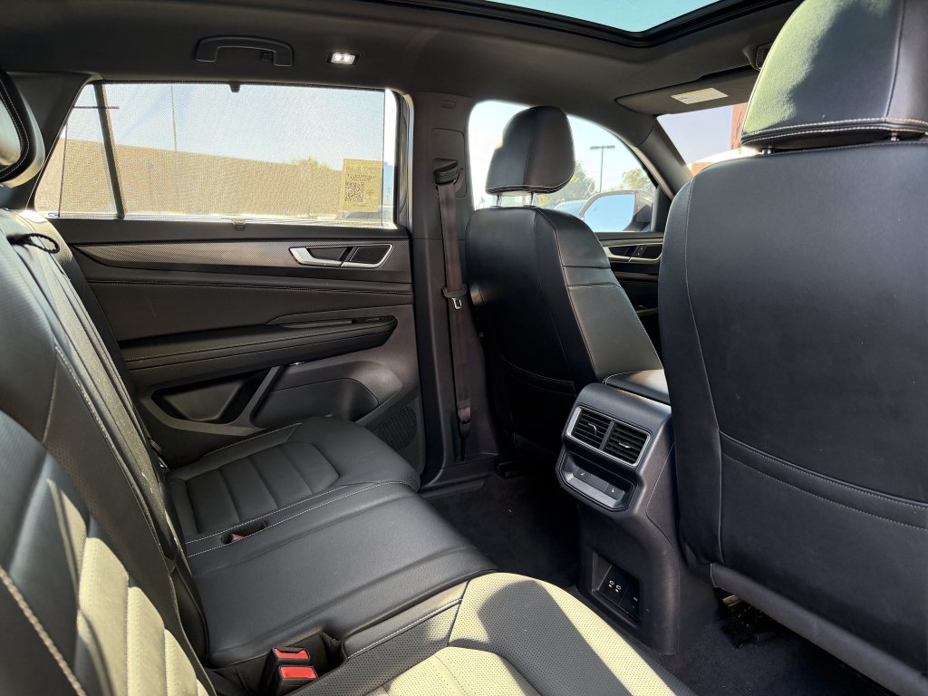 Used 2024 Volkswagen Atlas Cross Sport SEL R-Line w/ Adventure Package AWD/4WD image 42