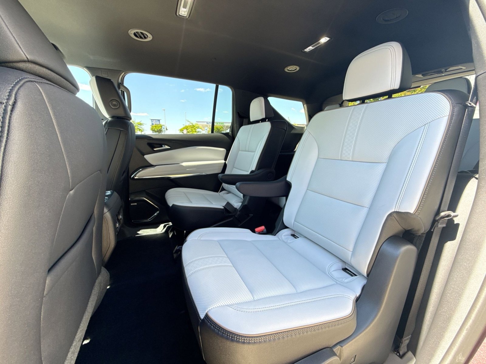 Used 2026 Chevrolet Traverse High Country w/ LPO, Floor Liner Package AWD/4WD image 24