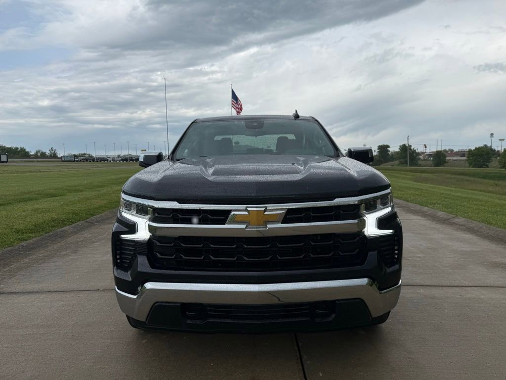 Used 2023 Chevrolet Silverado 1500 LT AWD/4WD image 9