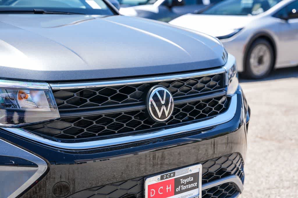 Used 2024 Volkswagen Taos SE FWD image 5