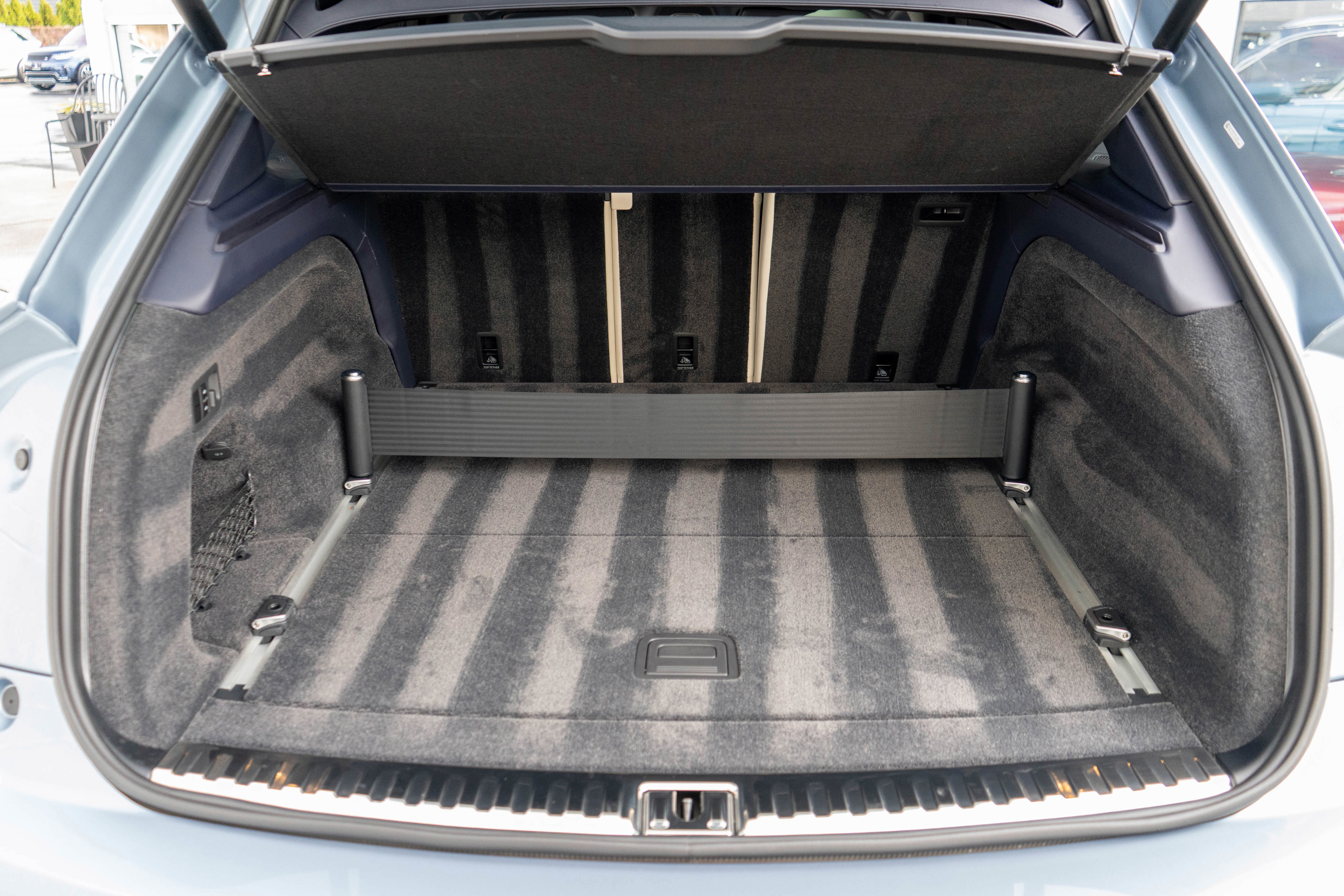 Used 2023 Bentley Bentayga image 39