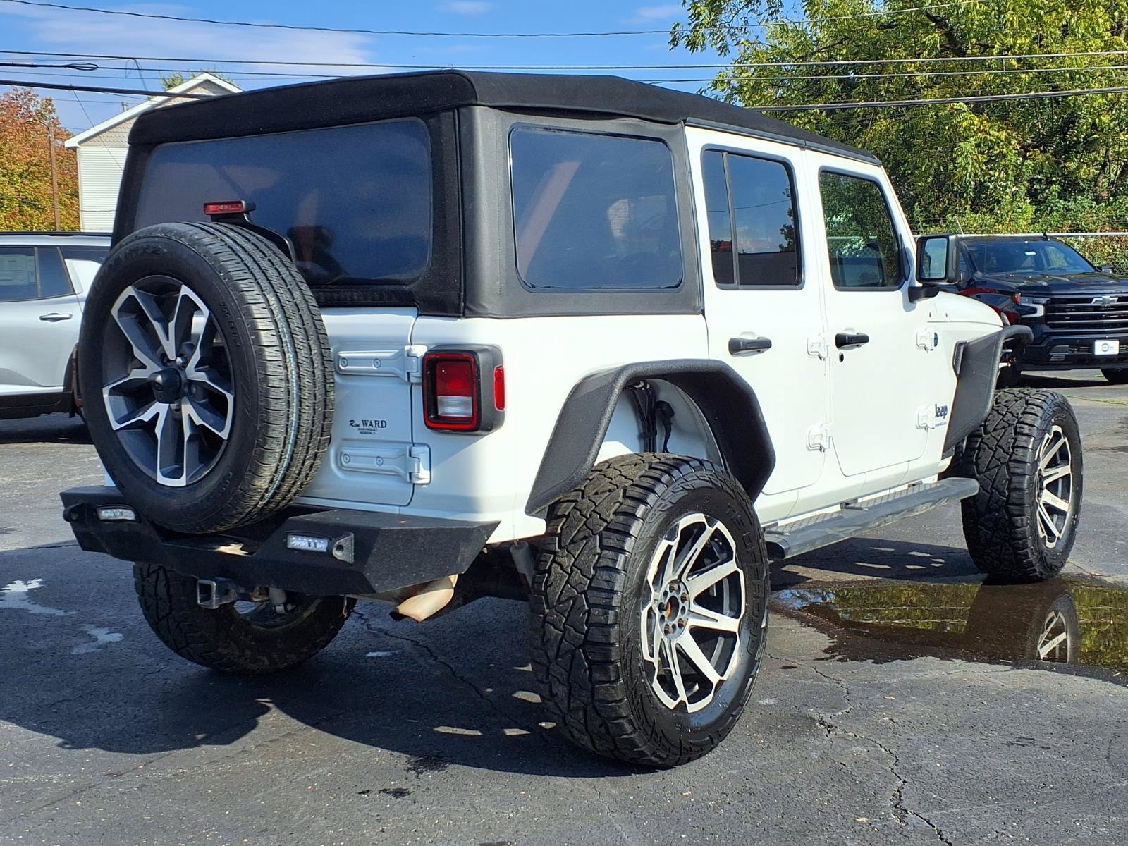 Used 2024 Jeep Wrangler Unlimited w/ Convenience Group AWD/4WD image 26