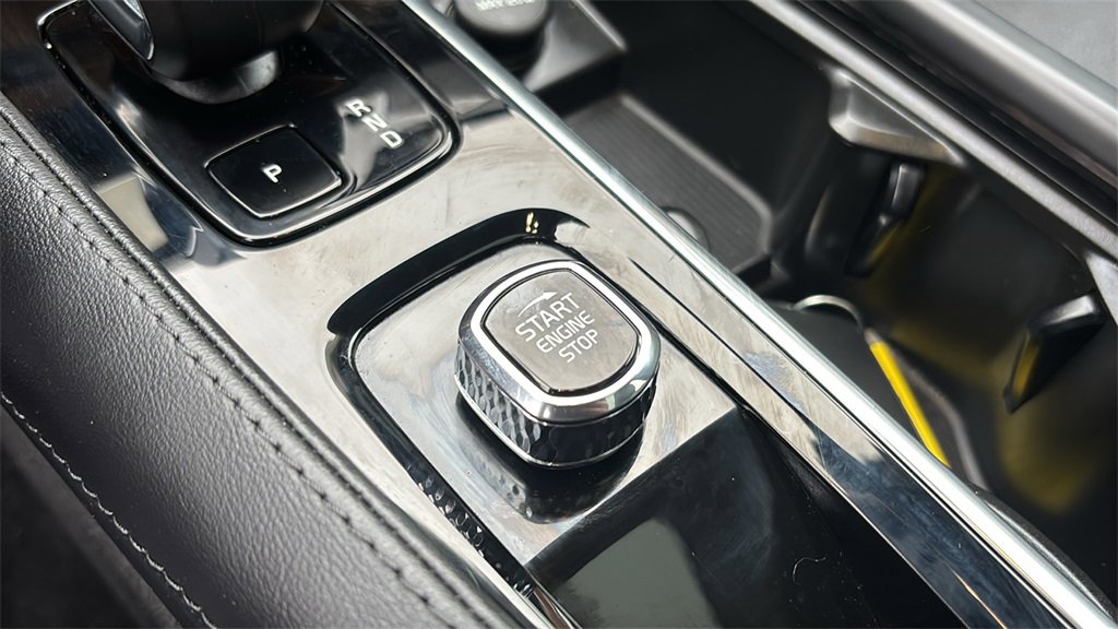 Certified 2023 Volvo XC90 B6 Core w/ Climate Package image 16