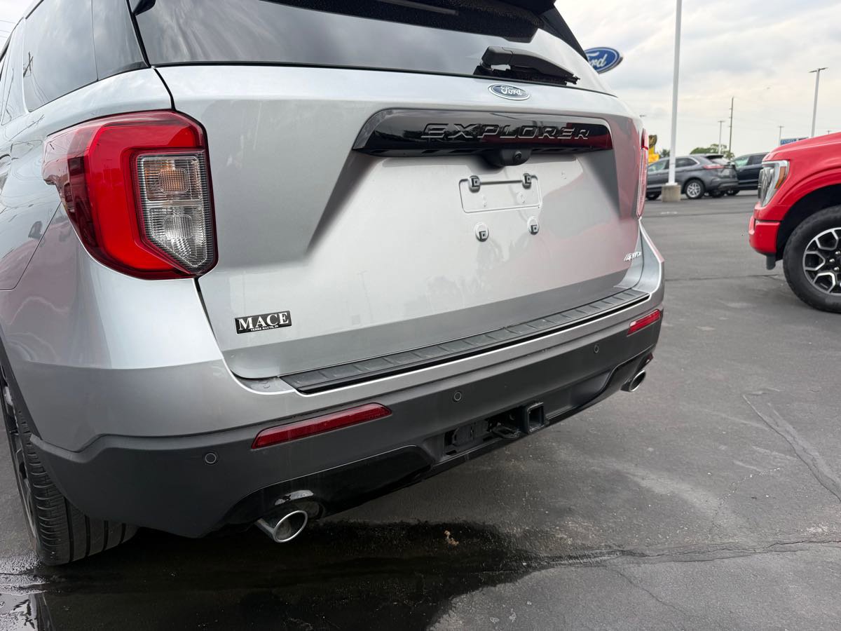 Used 2024 Ford Explorer ST-Line w/ Class IV Trailer Tow Package AWD/4WD image 8