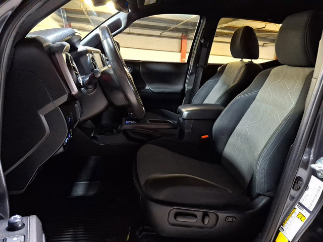 Used 2022 Toyota Tacoma TRD Off-Road w/ Technology Package image 13