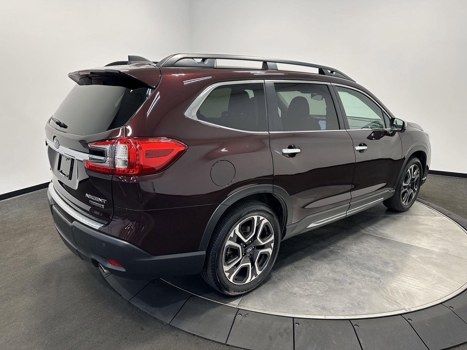 Used 2023 Subaru Ascent Touring AWD/4WD image 7