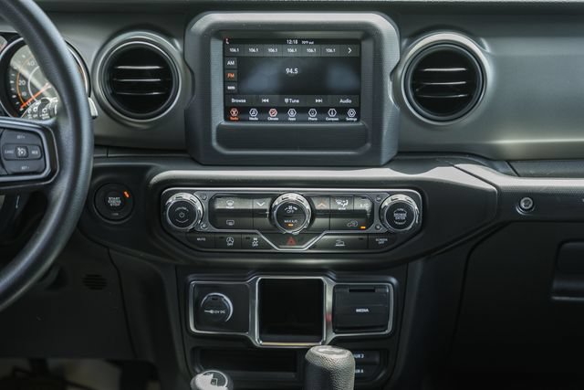 Used 2022 Jeep Wrangler Unlimited Sport AWD/4WD image 27