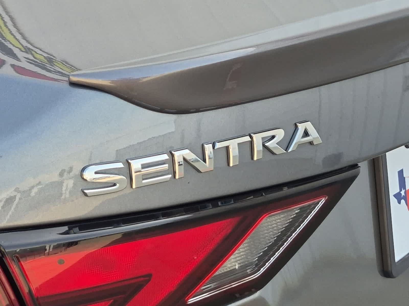 Used 2025 Nissan Sentra SR FWD image 30