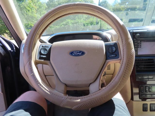 Used 2006 Ford Explorer Limited AWD/4WD image 30