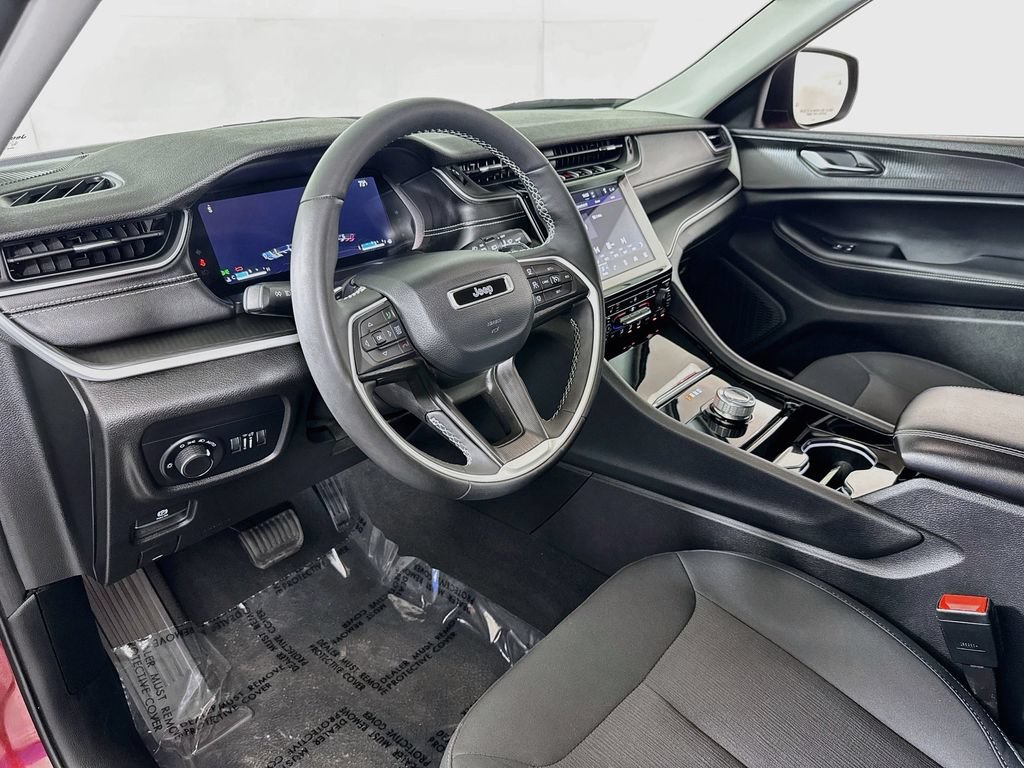 Used 2023 Jeep Grand Cherokee L Laredo w/ Luxury Tech Group I AWD/4WD image 9