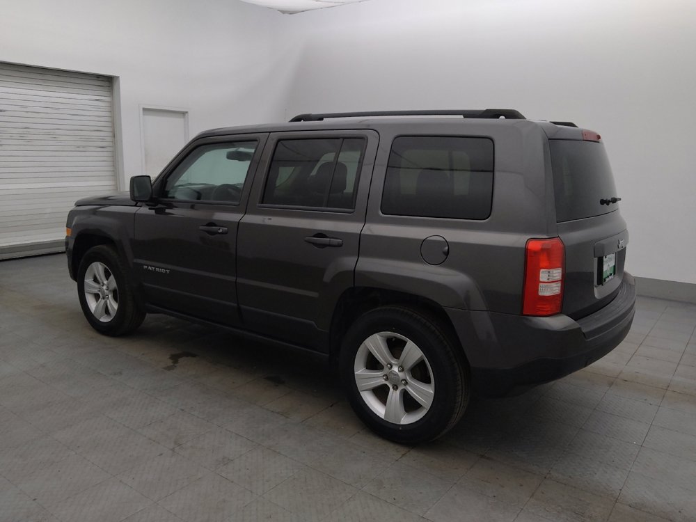 Used 2016 Jeep Patriot Sport w/ Power Value Group FWD image 3