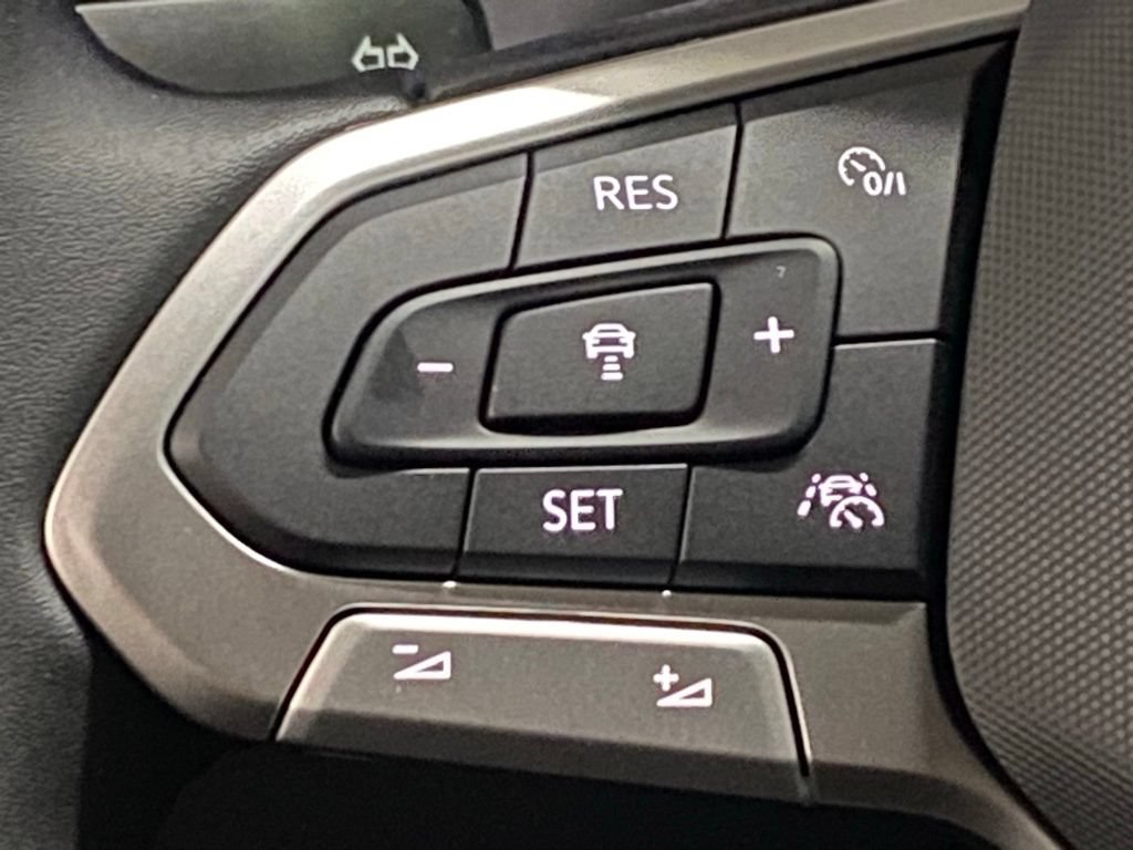 New 2026 Volkswagen Taos SE AWD/4WD image 15