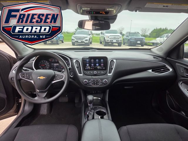 Used 2025 Chevrolet Malibu LT FWD image 16
