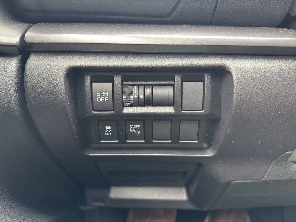 Used 2023 Subaru Impreza 2.0i Limited w/ Popular Package #2 image 28