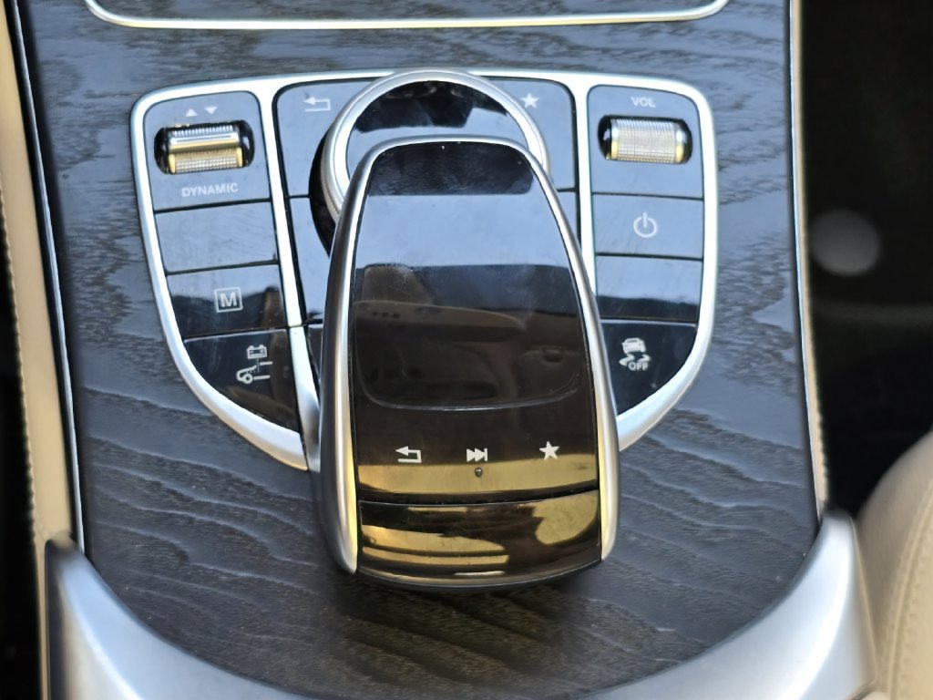 Used 2019 Mercedes-Benz GLC 350e 4MATIC image 27