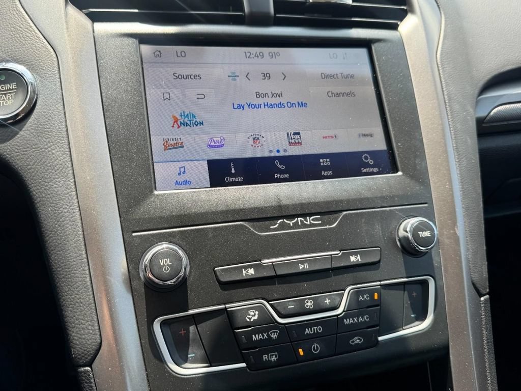 Used 2020 Ford Fusion SE FWD image 18