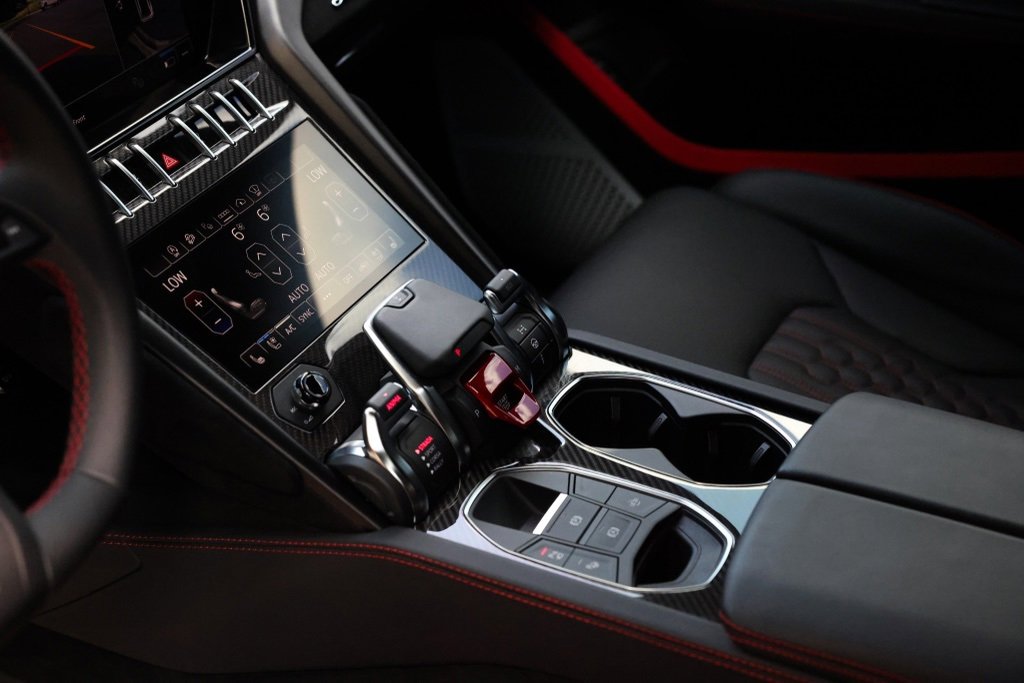 Used 2024 Lamborghini Urus Performante image 21