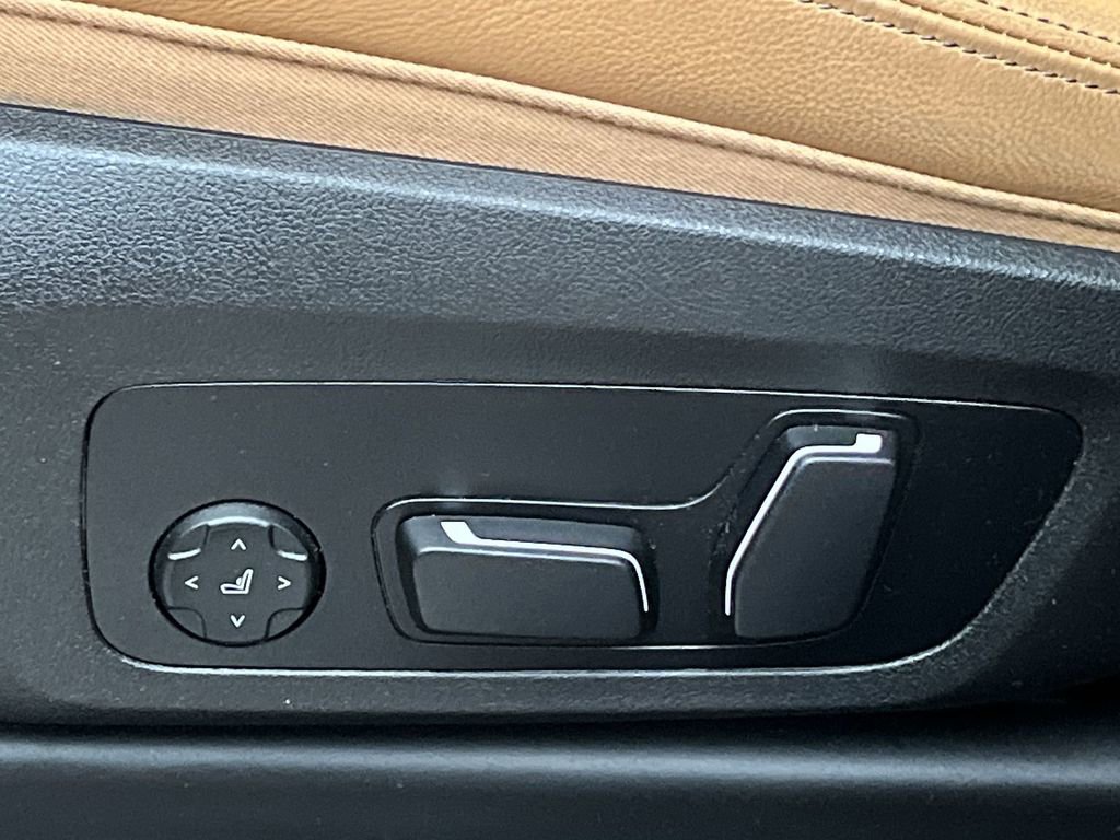 Certified 2024 BMW X4 M40i w/ Premium Package image 12