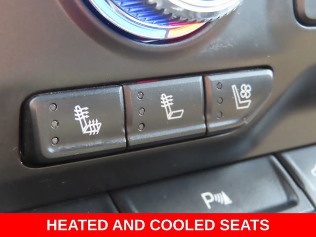 Used 2022 GMC Sierra 1500 AT4 w/ AT4 Premium Package AWD/4WD image 5