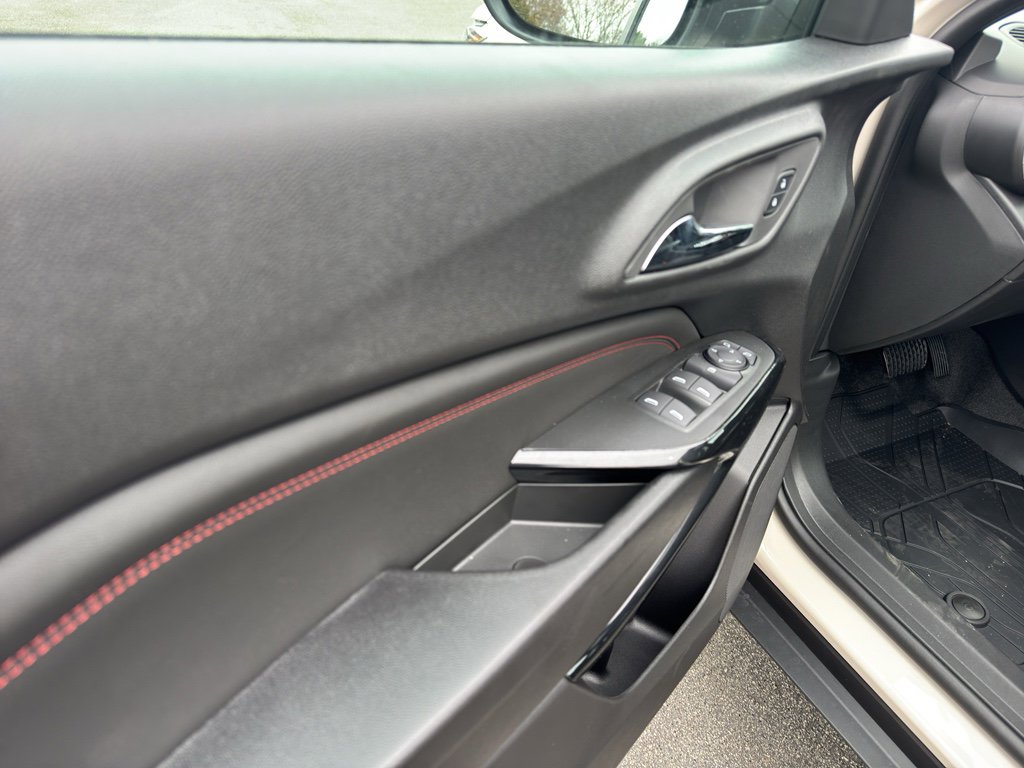 New 2026 Chevrolet Trax RS w/ Sunroof Package image 10