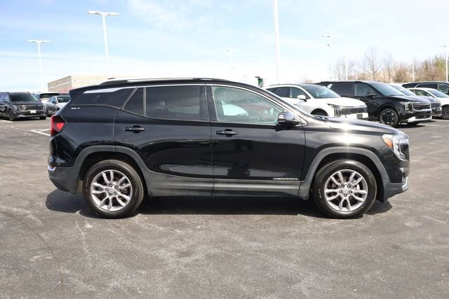 Used 2024 GMC Terrain SLT image 4