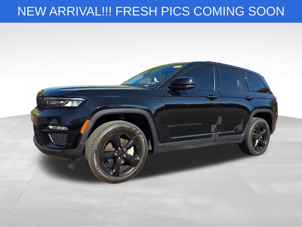 Used 2024 Jeep Grand Cherokee Limited w/ Black Appearance Package image 2