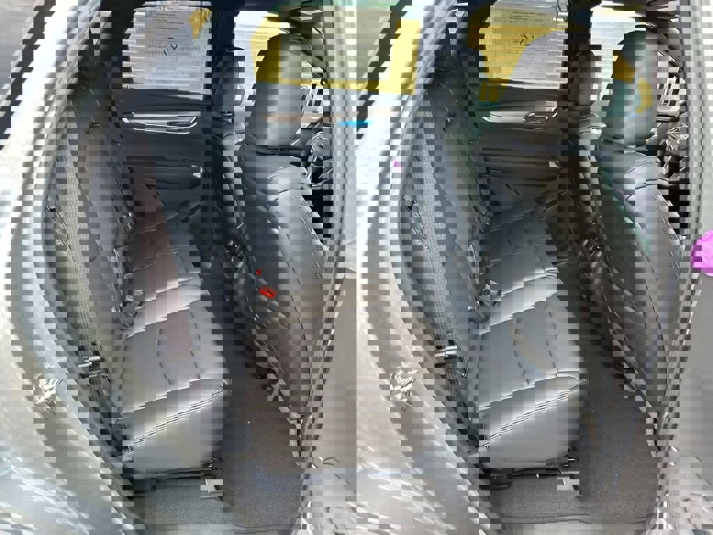 New 2025 Cadillac XT5 Luxury image 11