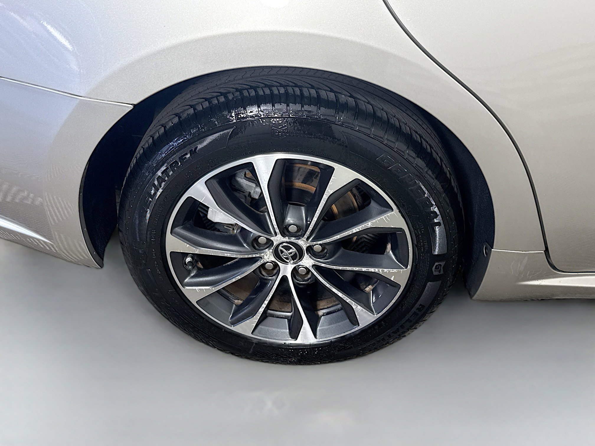 Used 2017 Toyota Avalon XLE image 33