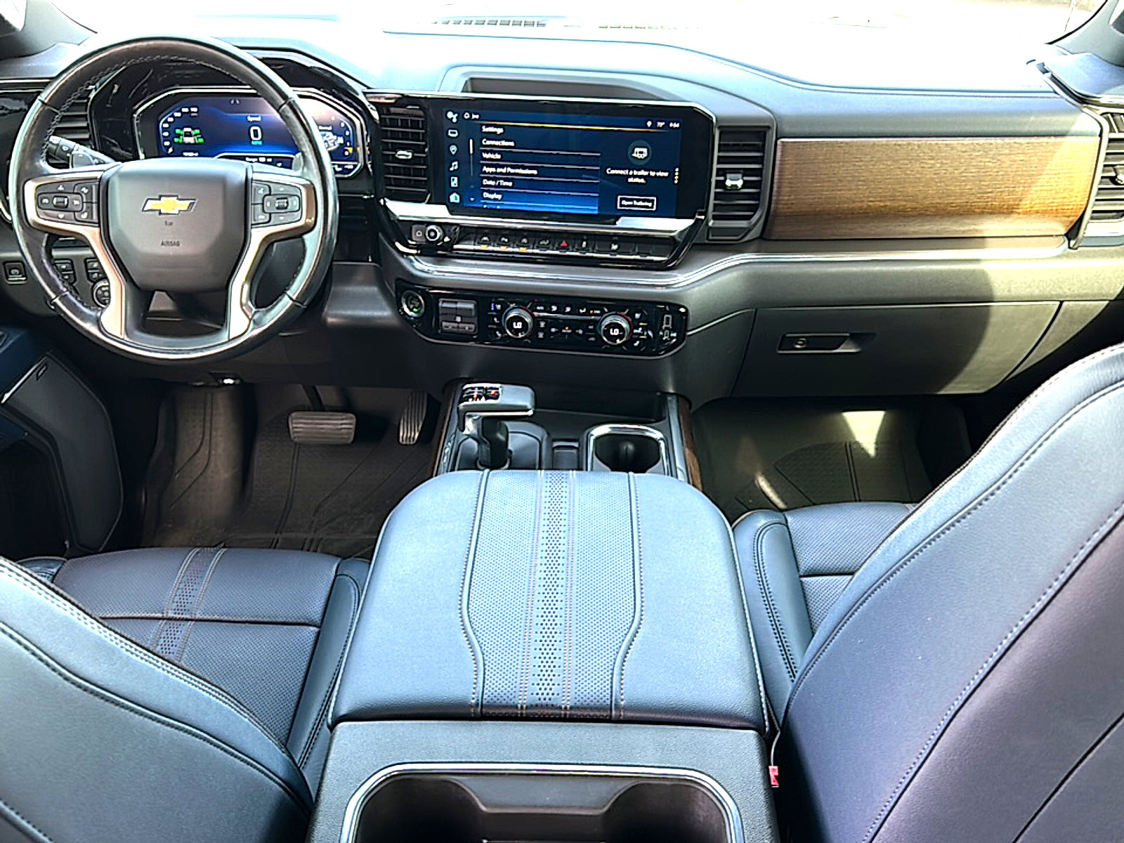 Used 2023 Chevrolet Silverado 1500 High Country w/ Technology Package image 20