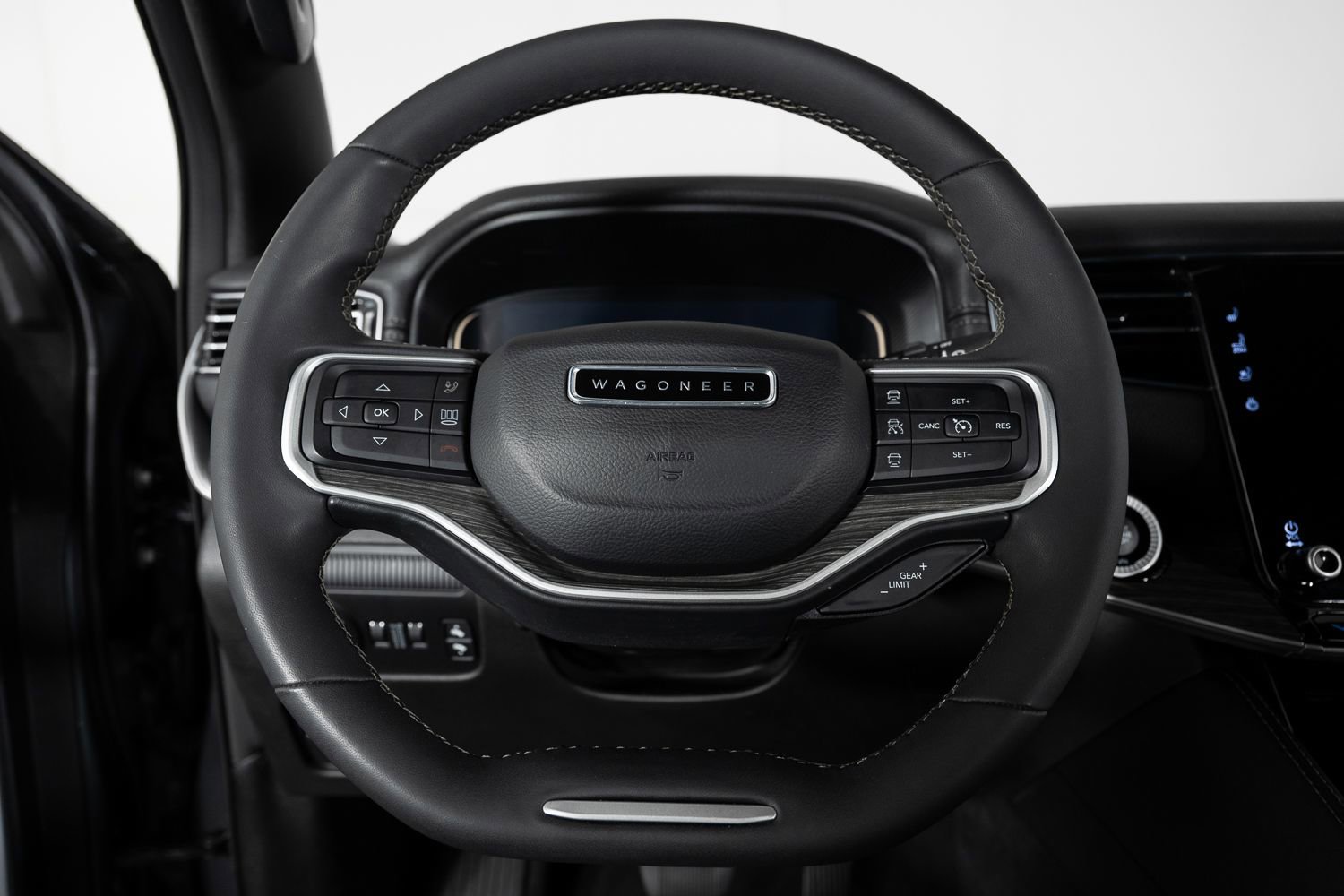 Used 2022 Jeep Wagoneer Series III image 34