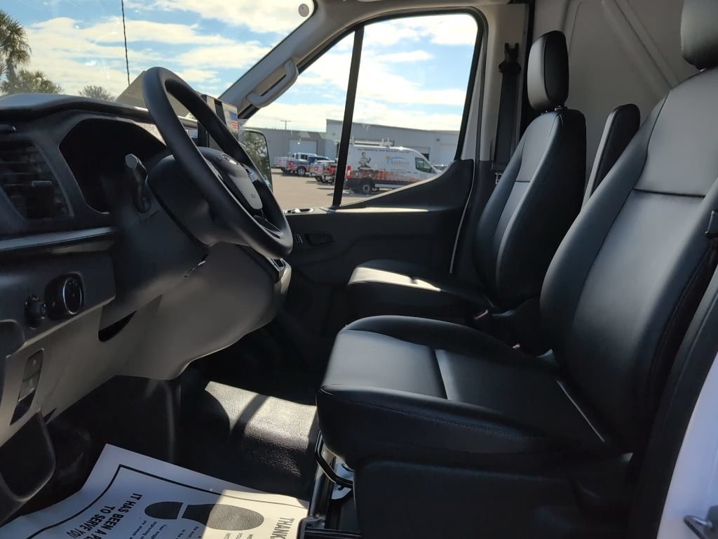 New 2026 Ford Transit 250 148 Medium Roof RWD image 8