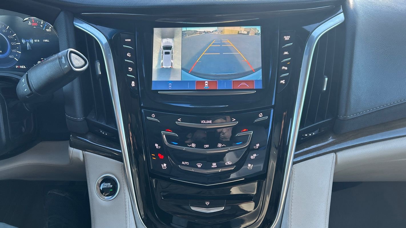 Used 2019 Cadillac Escalade ESV Luxury image 29