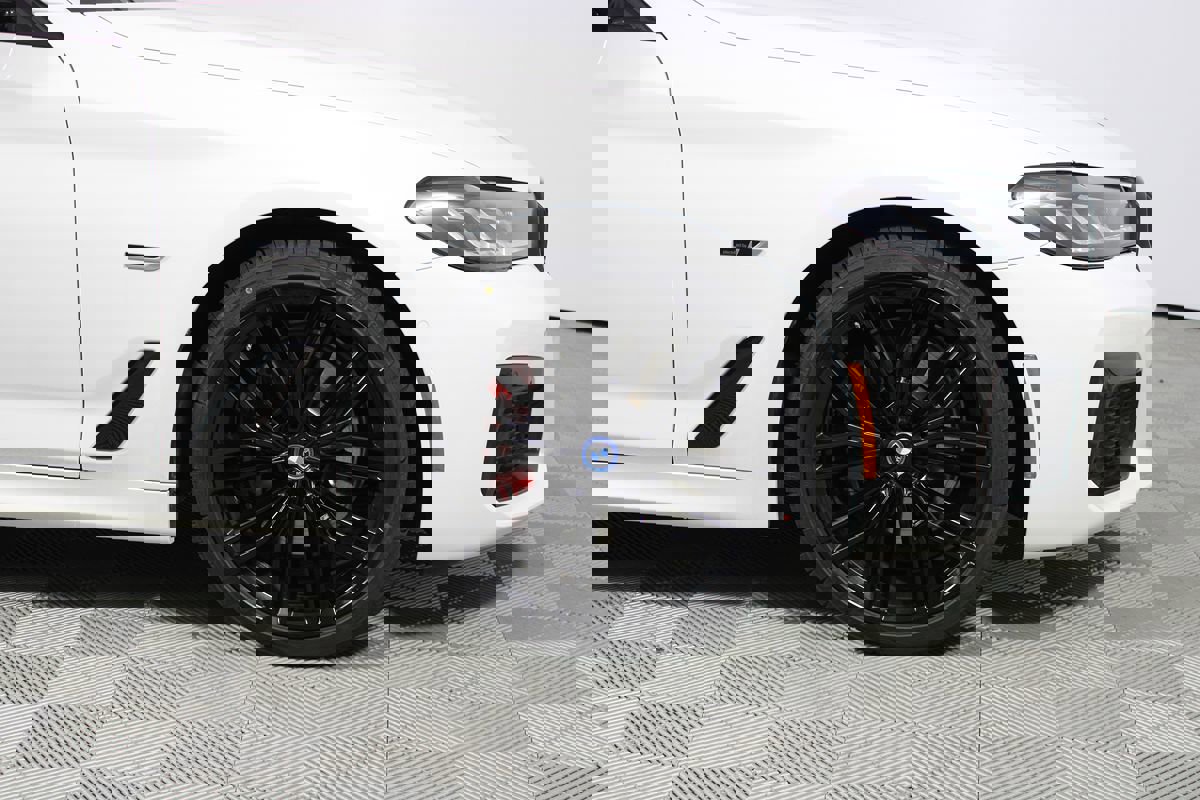 Used 2023 BMW 530e w/ M Sport Package image 22