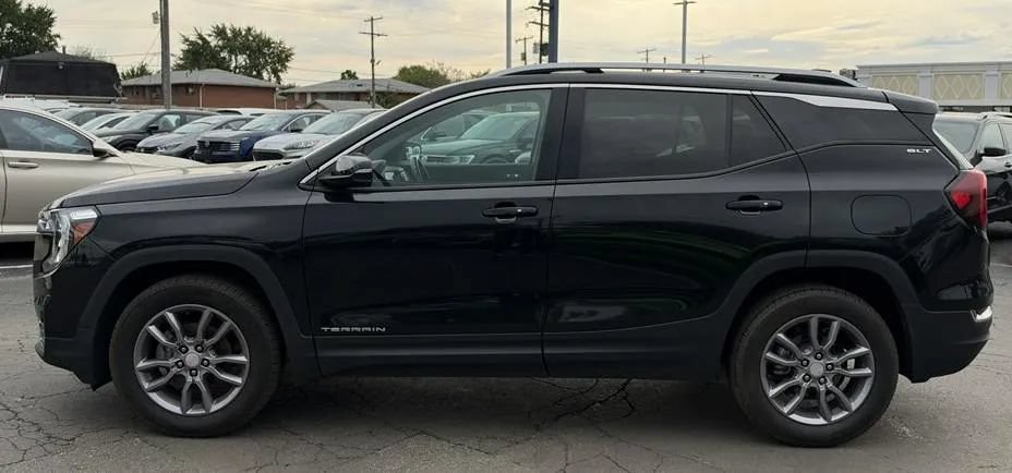 Used 2023 GMC Terrain SLT AWD/4WD image 7
