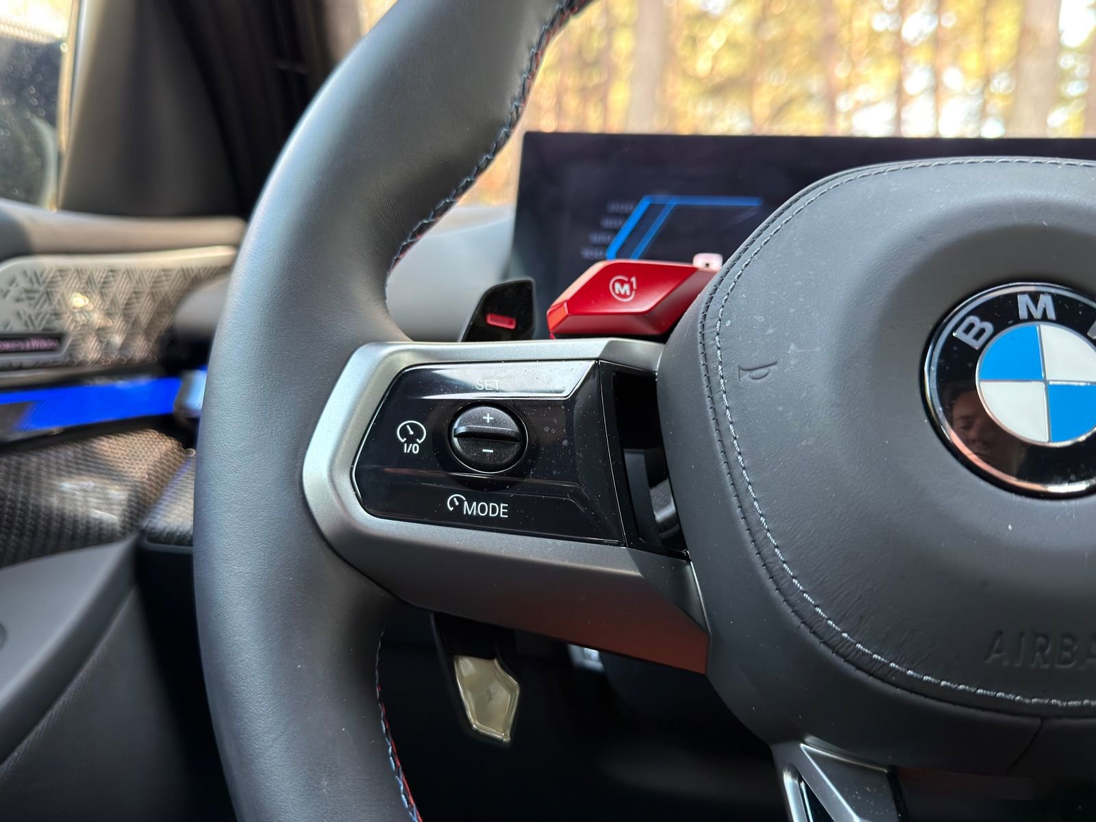 Used 2025 BMW M5 w/ Carbon Package image 24