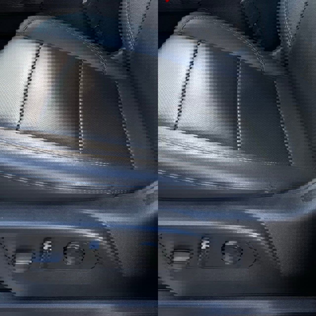 Used 2022 Chevrolet Silverado 1500 LTZ w/ LTZ Premium Package AWD/4WD image 23