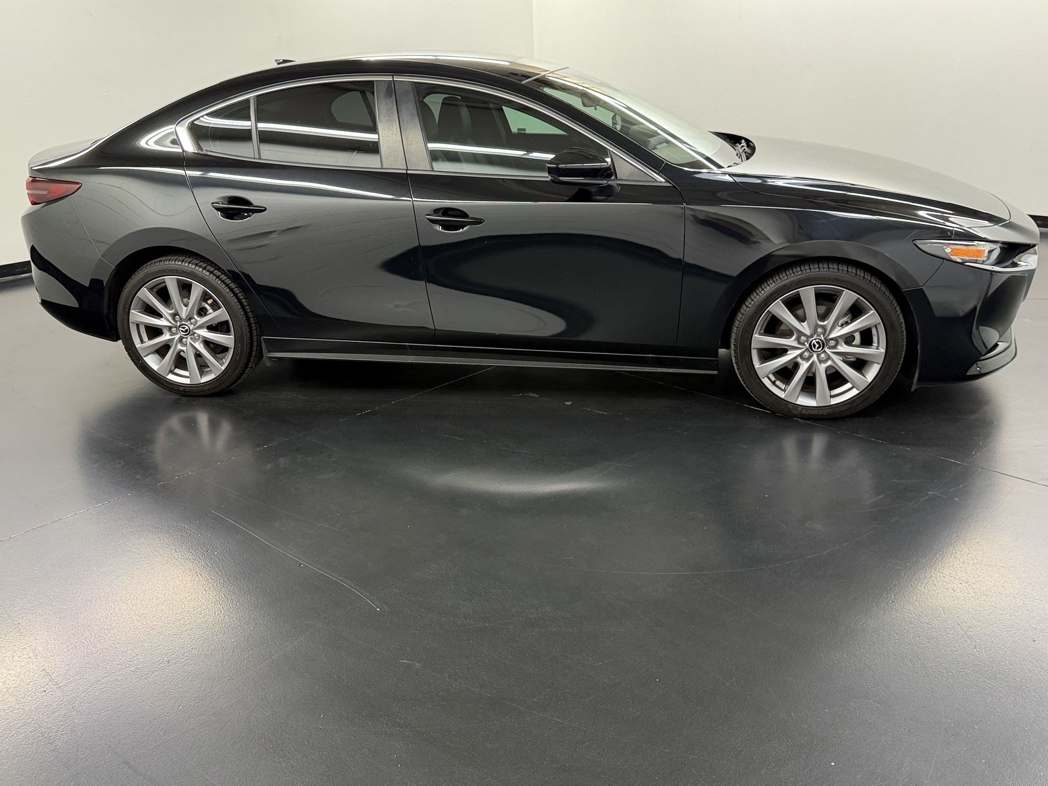 Used 2020 MAZDA MAZDA3 AWD Sedan w/ Preferred Package image 8