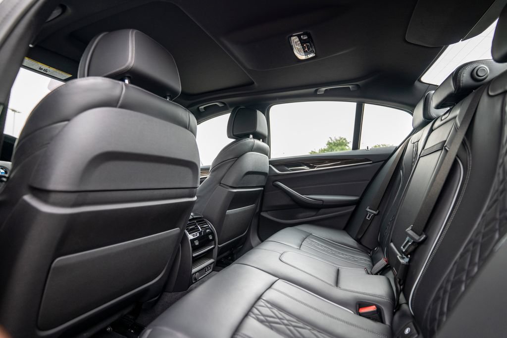 Used 2021 BMW 540i xDrive w/ Luxury Seating Package AWD/4WD image 37