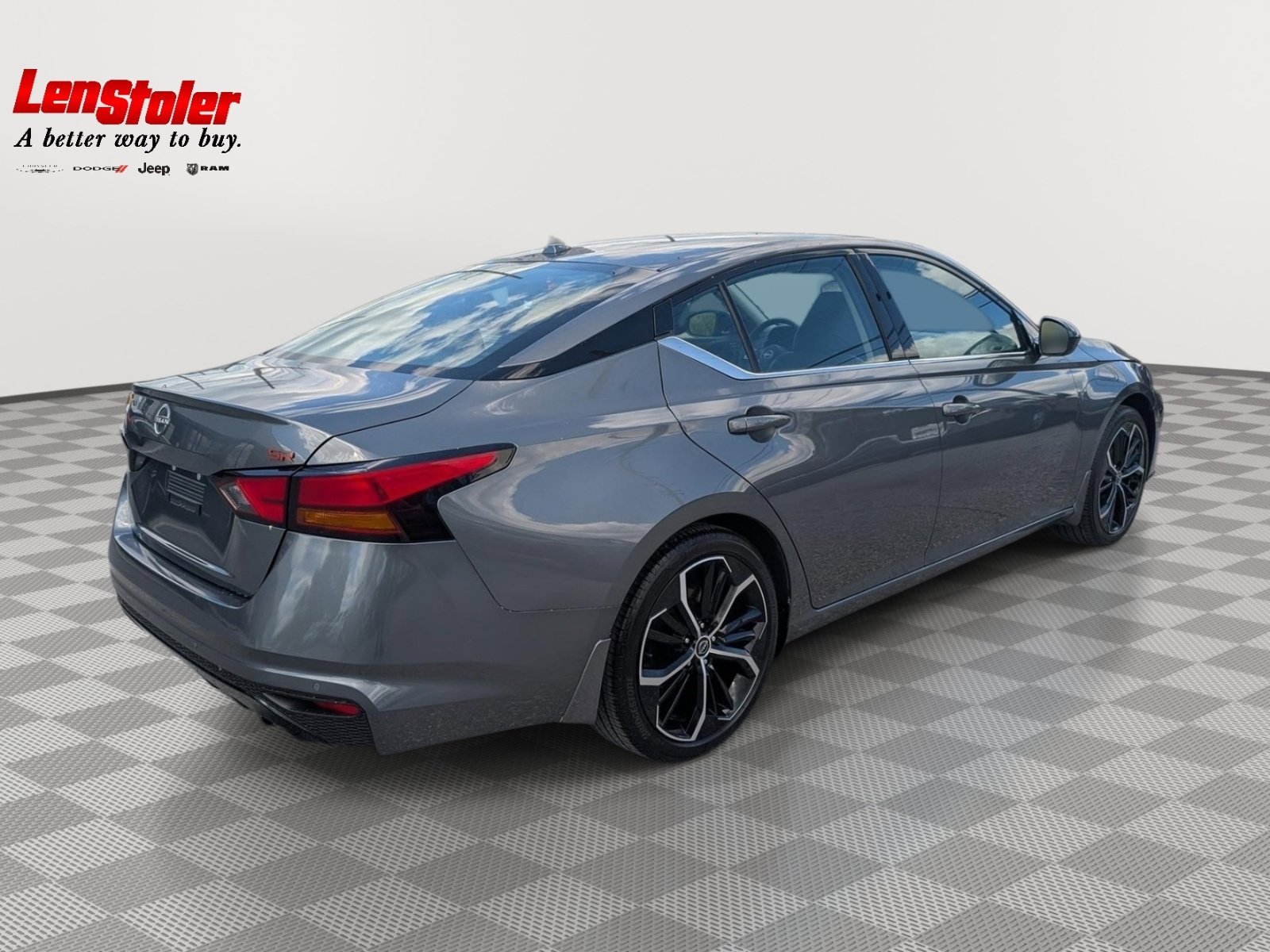 Used 2025 Nissan Altima 2.5 SR w/ SR Premium Package FWD image 5