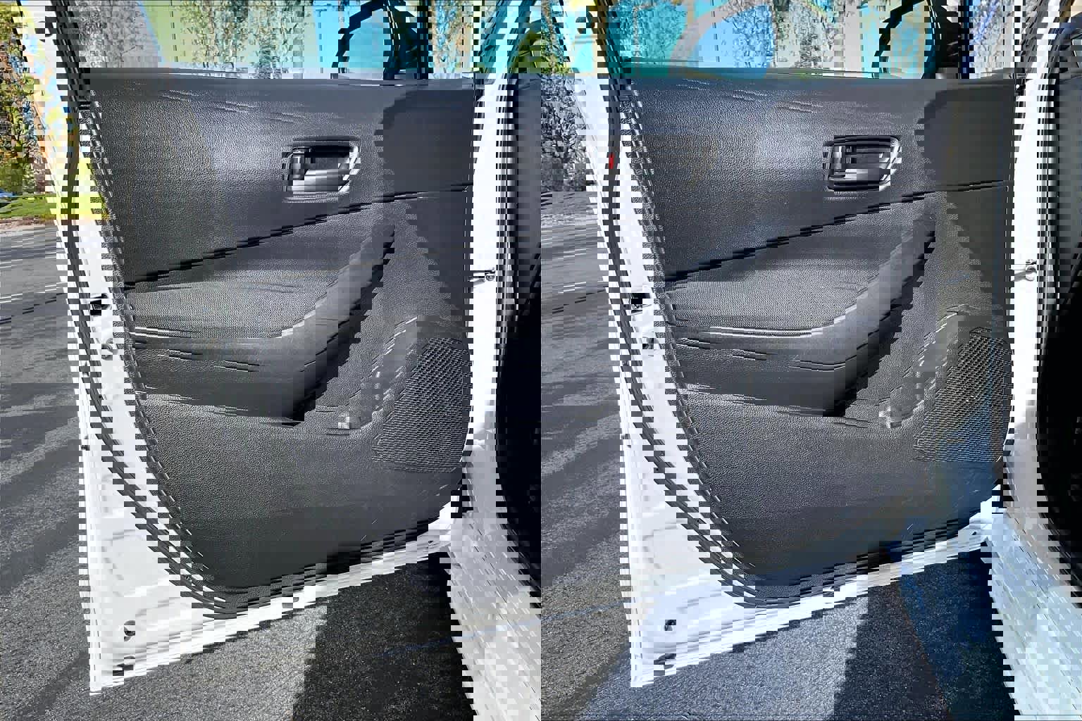 Used 2023 Toyota Corolla LE w/ Carpet Mat Package (TMS) FWD image 20